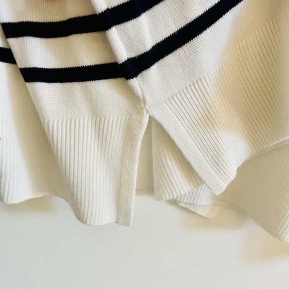 ๐ Ladies lightweight Sweater with the words LOVE ๐ NWT - Picture 10 of 10